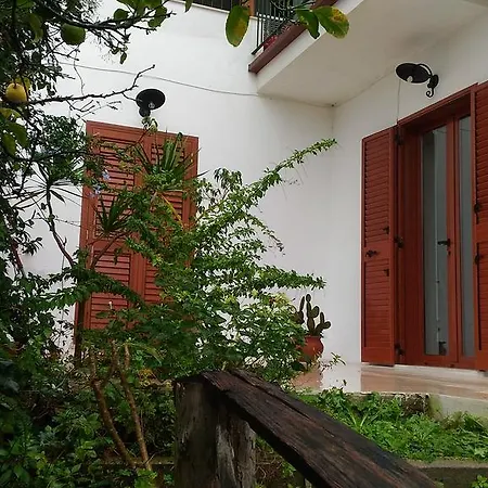 Casa Del Gelso Mortelle Torre di Faro